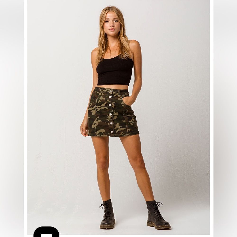 Camouflage Mini Skirt Button Front Size Medium camo y2k‎ cabin gorpcore